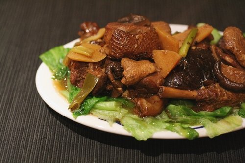 Утка тушеная, простой рецепт вкусного блюда