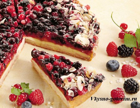Творожный торт со свежими ягодами