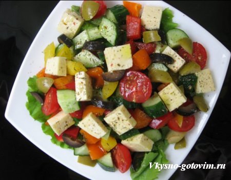 Греческий салат оригинальный рецепт. Ка приготовить вкусный греческий салат у себя дома.