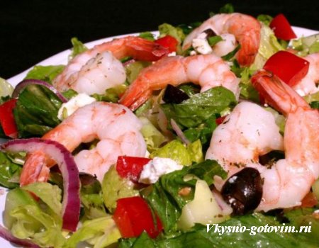 Греческий салат с морепродуктами готовим по рецепту. Греческий салат с рыбкой.
