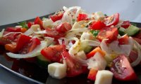 Салат по-болгарски с брынзой